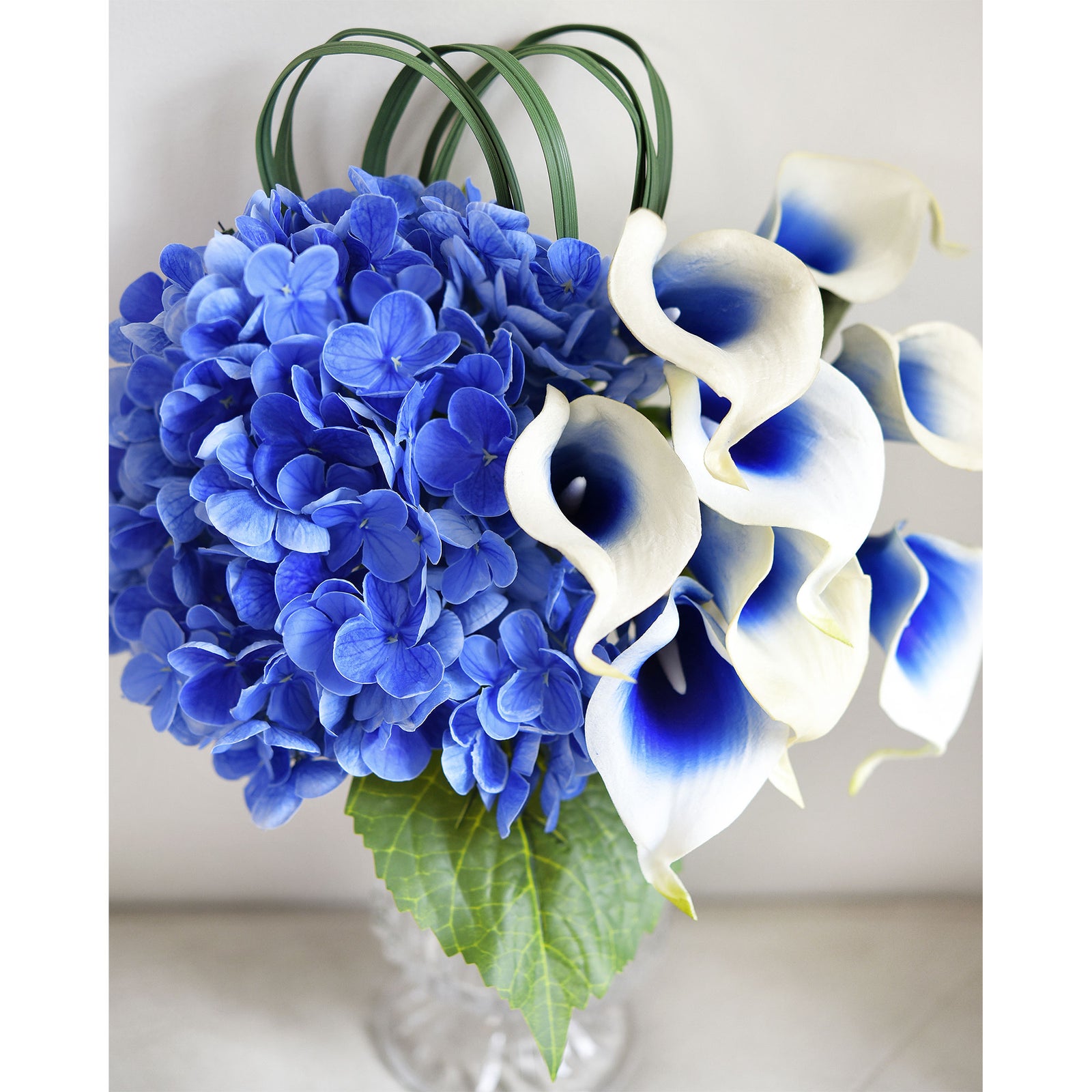 Real Touch Royal Blue Hydrangea and Blue with White Call Lilies Mix Flower Bouquet Artificial Flowers Arrangement 14 Stems