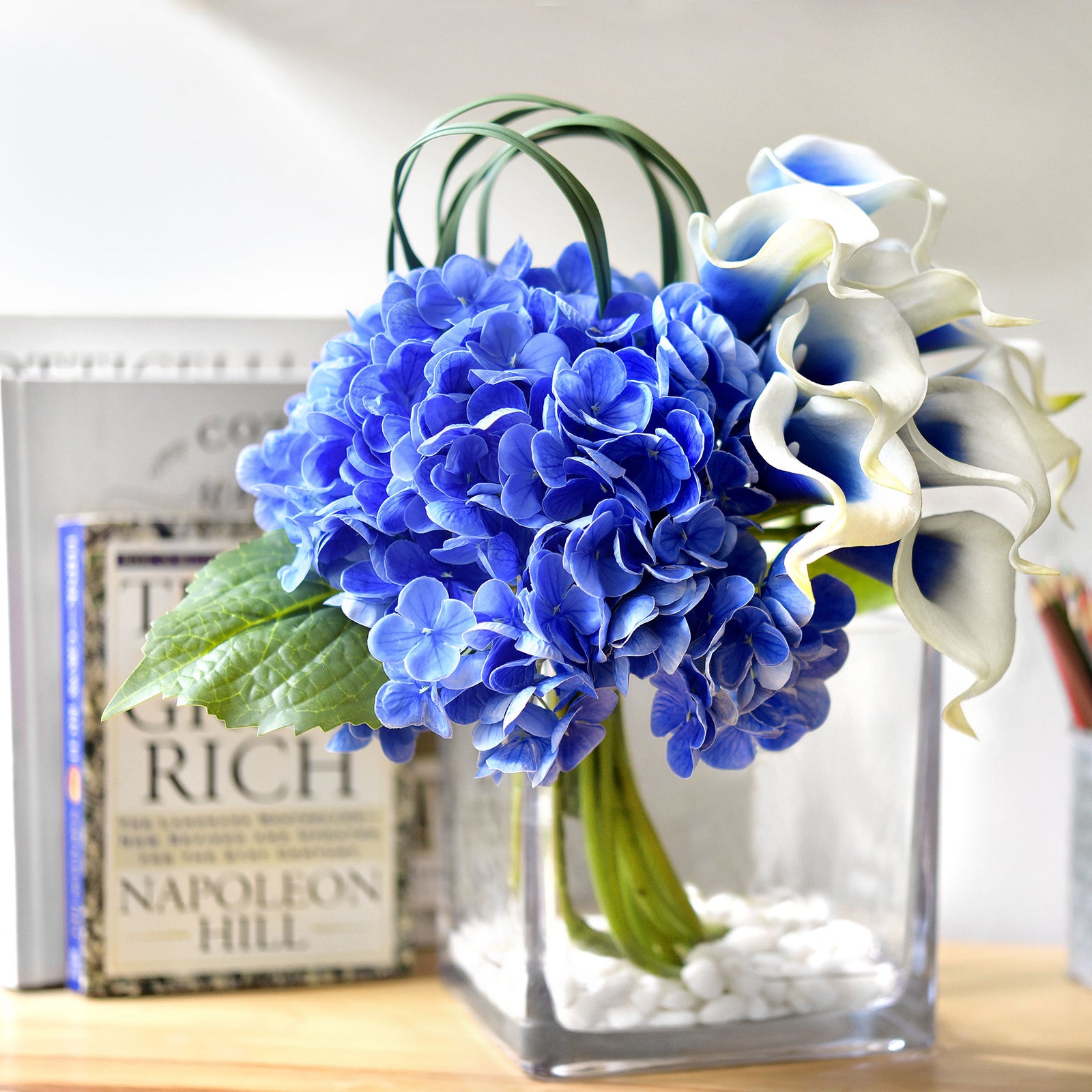 Real Touch Royal Blue Hydrangea and Blue with White Call Lilies Mix Flower Bouquet Artificial Flowers Arrangement 14 Stems
