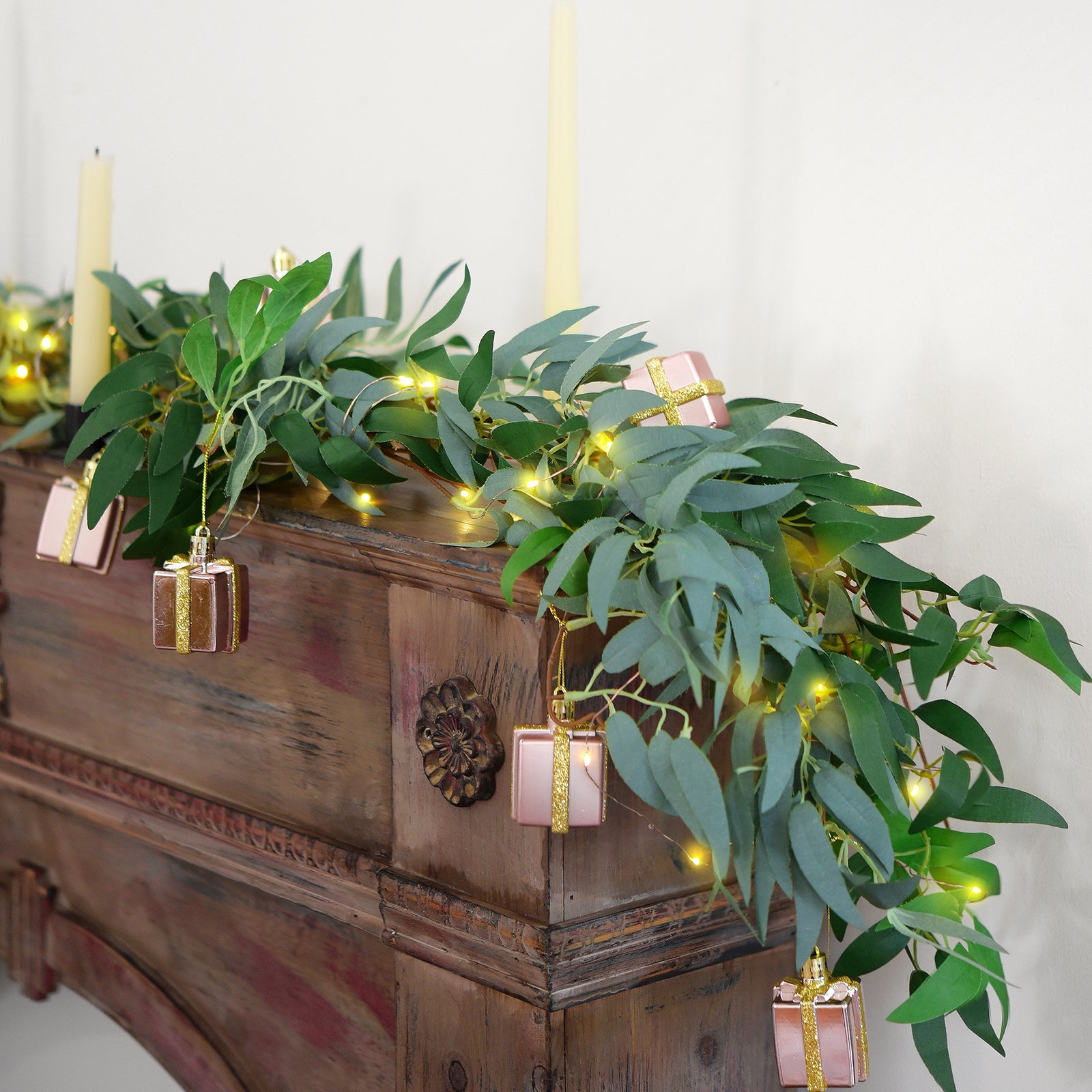 Lighted Willow Leaf Artificial Garlands with Gift Ornaments and Remote