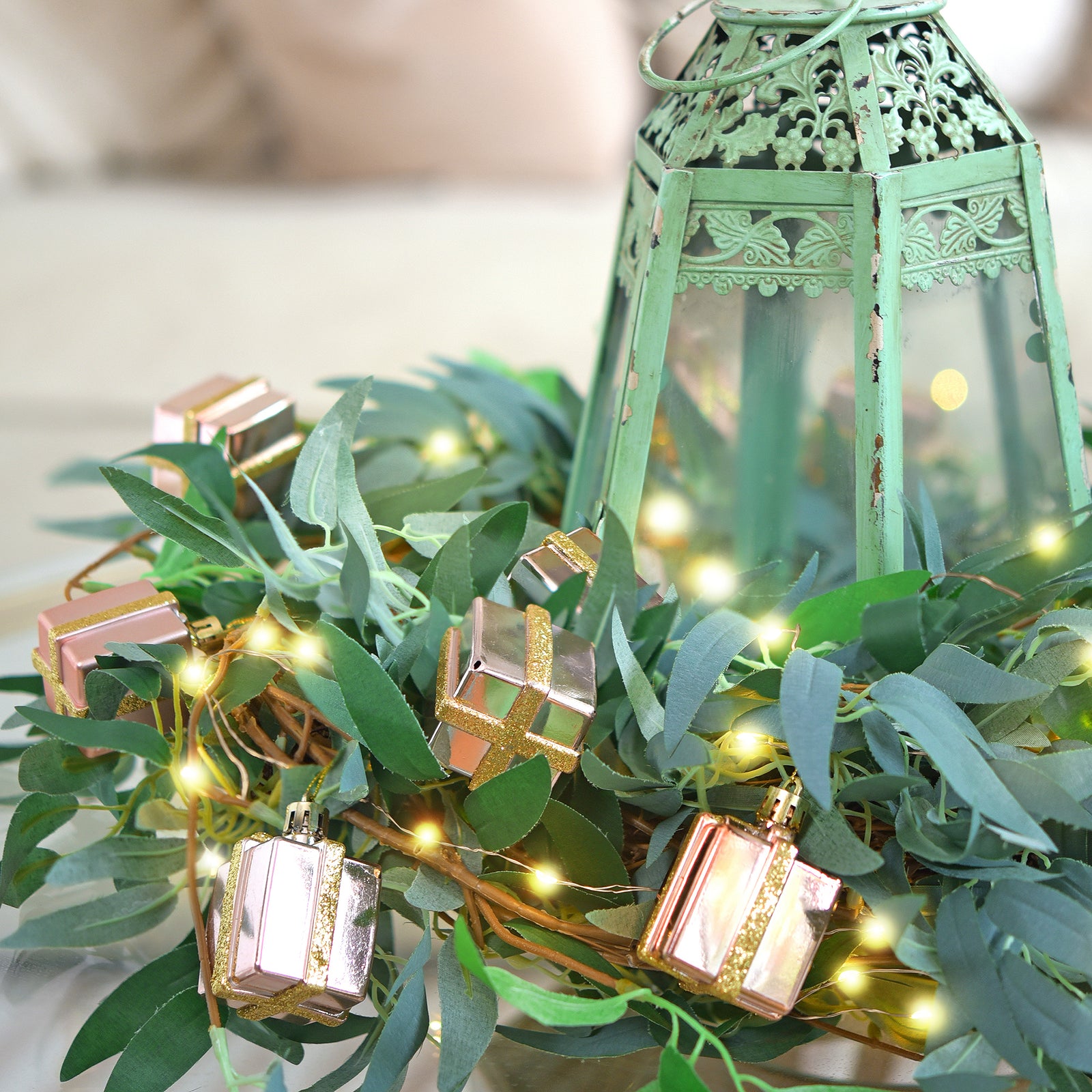 Lighted Willow Leaf Artificial Garlands with Gift Ornaments and Remote