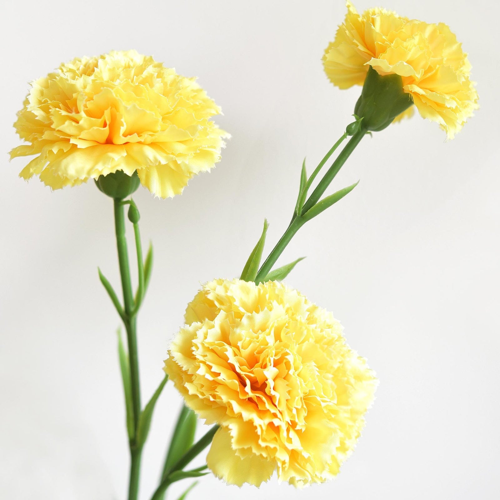 Champagne Gold Glow Faux Carnation Flowers – 1 ft (29 cm) Tall, Realistic Silk Floral Decor for Weddings, Events, and Home Arrangements