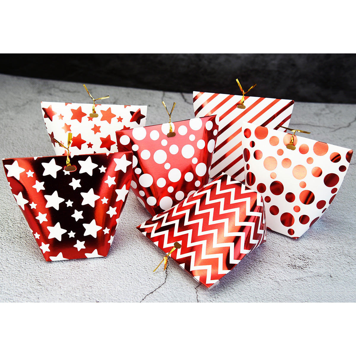 Red & Whites Gift Boxes with 6 Designs 12 Pieces