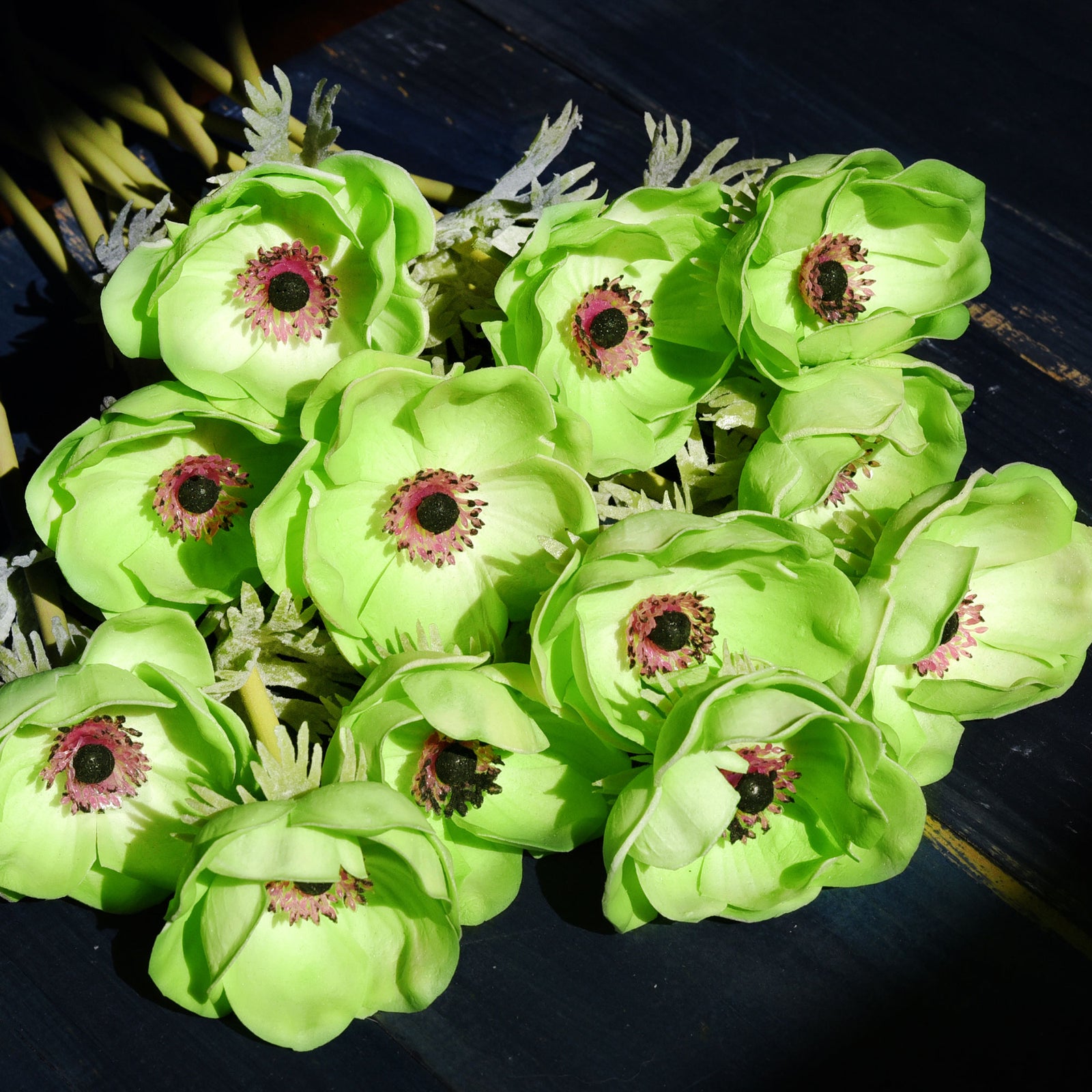 12 Long Stems of ‘Real Touch’ Artificial (Green) Anemone Flowers, Wedding Bouquet Flower Arrangement, 45cm (17.7 inches)