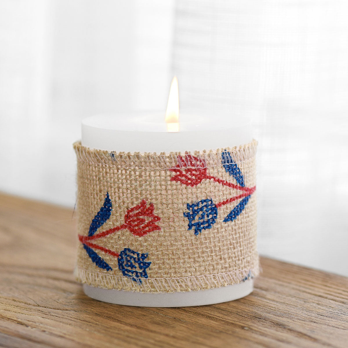 FiveSeasonStuff Natural Burlap Ribbon, Hessian Jute Ribbon Twine Roll, for Gift Wrap Packaging, Wedding Décor, Home Party Art Craft DIY Decoration (Blue & Red Flowers)