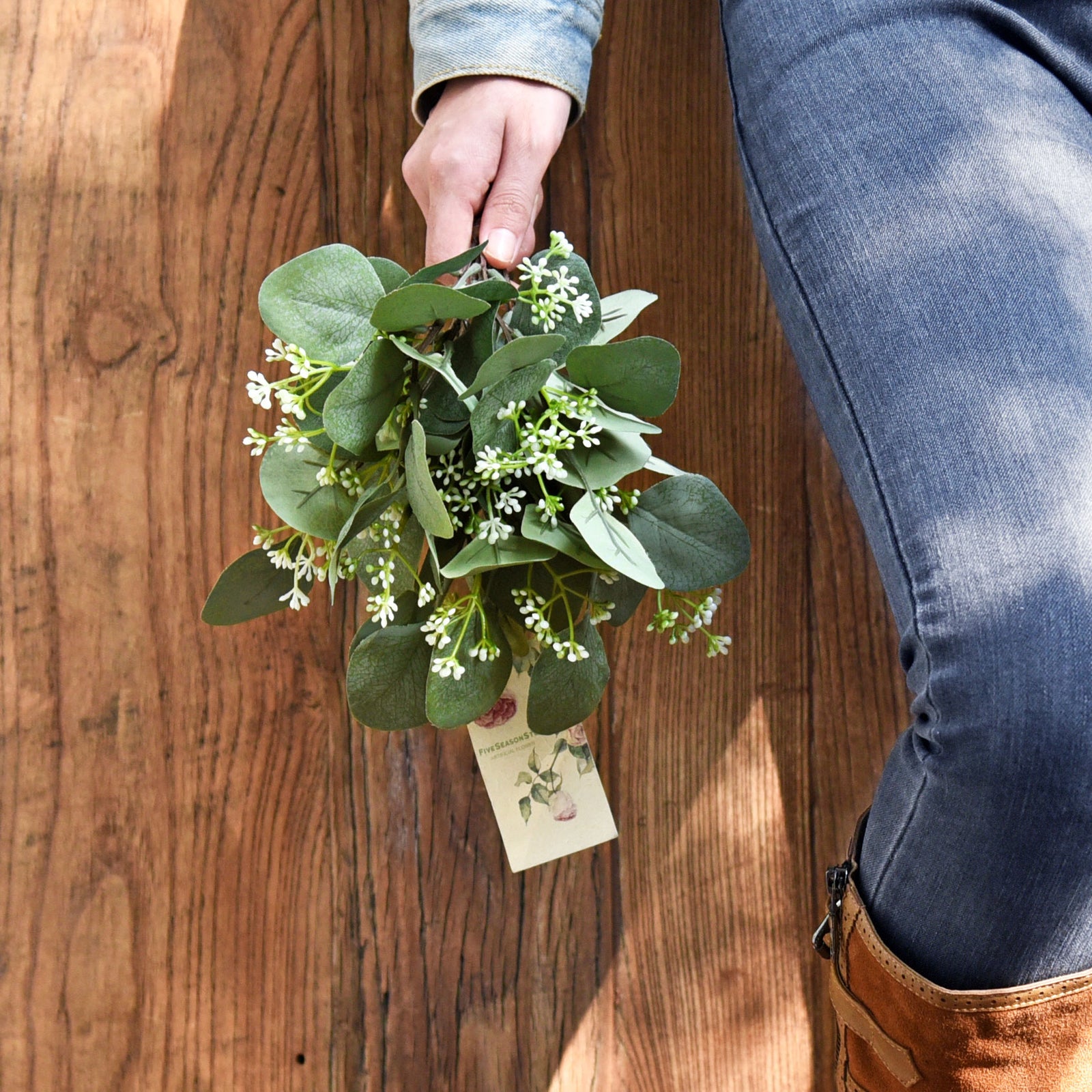 FiveSeasonStuff 10 Stems Realistic Looking Artificial Seeded Silver Dollar Eucalyptus Foliage Home Decor